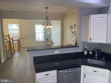 12251 Maidstone Ct, Woodbridge, VA 22192 - photo 7