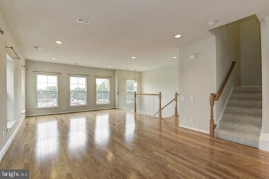 3044 Rittenthouse Cir unit 48, Fairfax, VA 22031 - photo 3