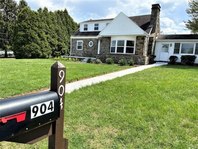 904 Tolstoy St, Freemansburg, PA 18017 - photo 5