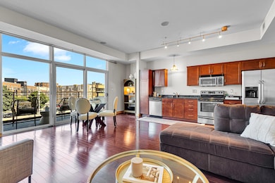 Point on the River Unit 406 Staged 12