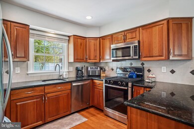 10803 Mccomas Ct, Kensington, MD 20895 - photo 3