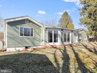 32 Bullett Aly, Paw Paw, WV 25434 - photo 5