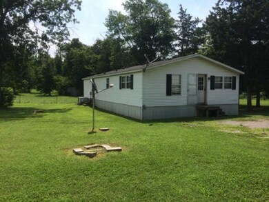 303 Henderson Rd, Shelbyville, TN 37160 - photo 2