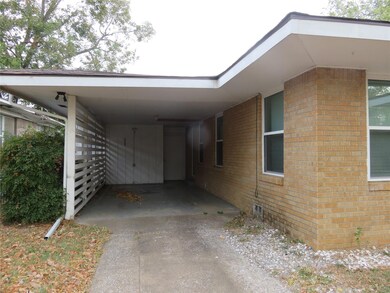 725 W Bullock St, Denison, TX 75020 - photo 2