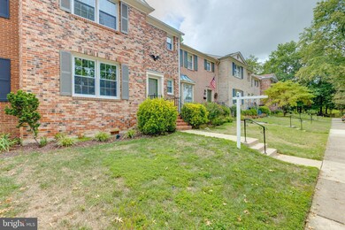 9515 Hunt Square Ct, Springfield, VA 22153 - photo 3