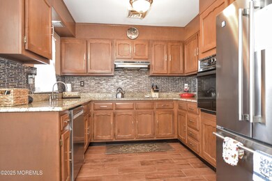 TOCR-1125D-Argyll-Cir-Lakewood-NJ-020