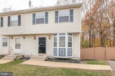 6807 Central Hills Ct, Hyattsville, MD 20785 - photo 4