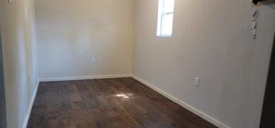 10514 Barnham St, Houston, TX 77016 - photo 5