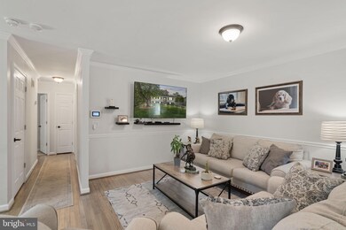 18906 White Oak Dr, Triangle, VA 22172 - photo 4