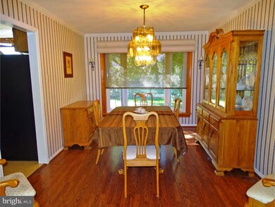 546 Trappe Ln, Langhorne, PA 19047 - photo 3