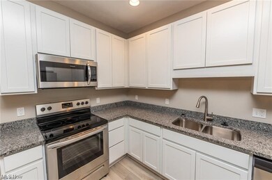 665 Treadway Blvd unit 23, Sheffield Lake, OH 44054 - photo 6