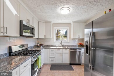 7501 Devries Dr, Lorton, VA 22079 - photo 4