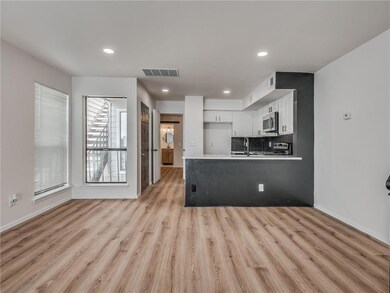 11530 N May Ave unit D208, Oklahoma City, OK 73120 - photo 7