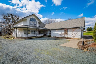 209 Valley Rogue Way, Grants Pass, OR 97526 - photo 2