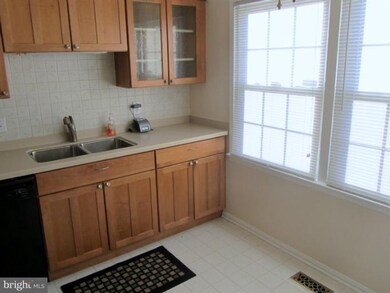 1949 Mayflower Dr, Woodbridge, VA 22192 - photo 4