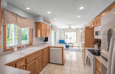 9967 Egret Blvd NW, Coon Rapids, MN 55433 - photo 7