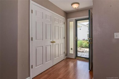 Gracious entry w/ coat closet