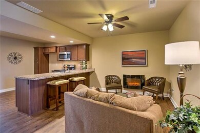 232 N Washington St, Raymore, MO 64083 - photo 4