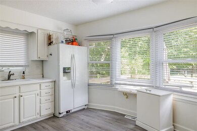 3201 Watrous Ave, Des Moines, IA 50321 - photo 5