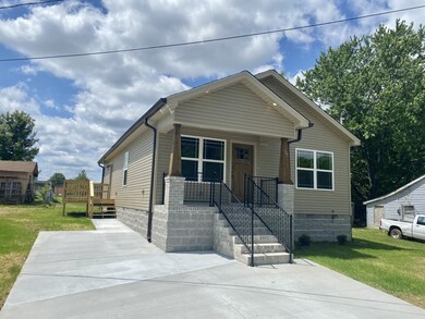 305 W Coffee St, Manchester, TN 37355 - photo 2