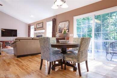 5288 Meadow Run Dr SW, Wyoming, MI 49509 - photo 2