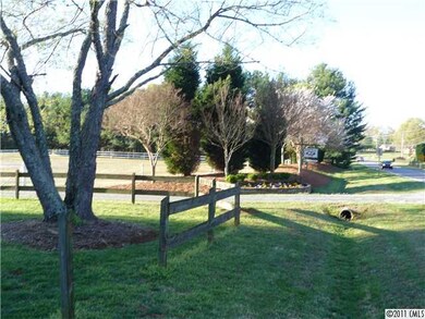 Driveway - Entrance to private drive from Beatties