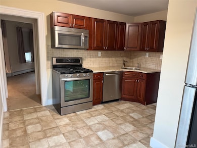 75 Anstice St unit 2- 2nd flr, Oyster Bay, NY 11771 - photo 2