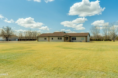 8646 Hogue Road, Bismarck, ND 58503