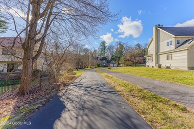 41 Oak Tree Ln, Schenectady, NY 12309 - photo 2