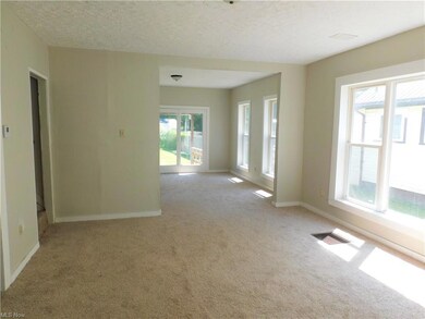 232 Whitney St, Conneaut, OH 44030 - photo 5