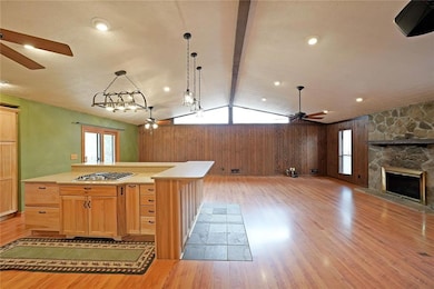 Wow - wonderful open concept living on main level 