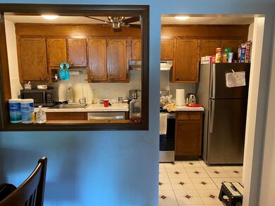 10 Hallmark Gardens unit 4, Burlington, MA 01803 - photo 4