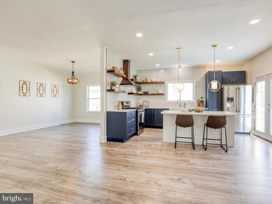 690 Hogan Dr, Martinsburg, WV 25405 - photo 6