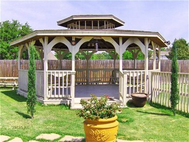 3950 Victory Dr, Houston, TX 77088 - photo 5