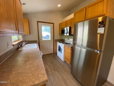 1694 SE Mast Ave, Lincoln City, OR 97367 - photo 7