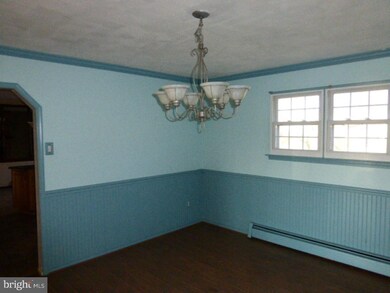 1051 Channing Ct, Pottstown, PA 19465 - photo 5