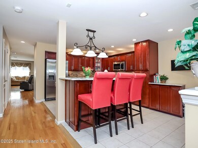 1317 Rockland Ave, Staten Island, NY 10314 - photo 7