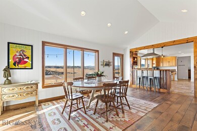 Gorgeous sunny kitchen/dining areas