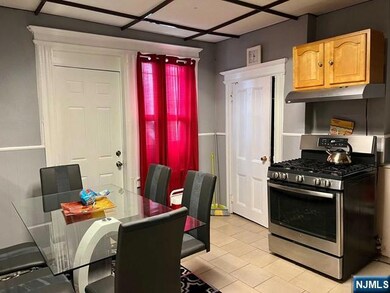 304 Harrison Ave unit (Apt1), Harrison, NJ 07029 - photo 4