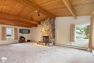 13-Living Room_SLS_-2199