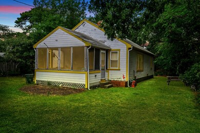 001-photo-twilight-front-view-8584635