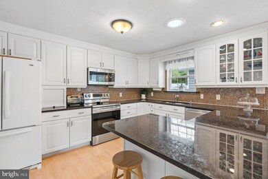 6100 Hidden Hollow Dr, Sykesville, MD 21784 - photo 3