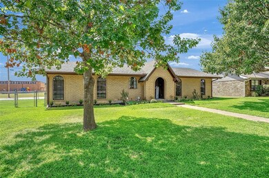 201 Texoma Dr, Whitesboro, TX 76273 - photo 2