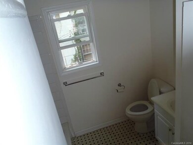 602 Cherry St unit B, Statesville, NC 28677 - photo 2