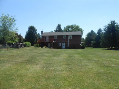 1171 Oakhurst Dr, Slatington, PA 18080 - photo 3