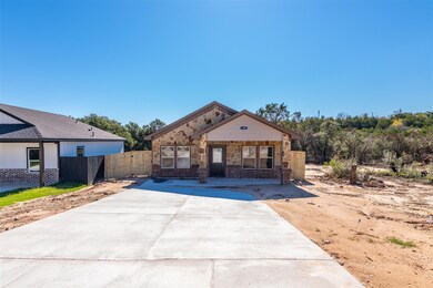 1307 Phoenix Ct, Granbury, TX 76048 - photo 2