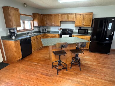 765 W Franklin St, Berne, IN 46711 - photo 7