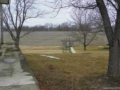 1639 Sandusky Rd, Jacksonville, IL 62650 - photo 4