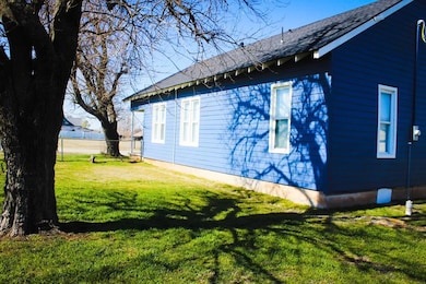 2 NW 6th St, Tuttle, OK 73089 - photo 5