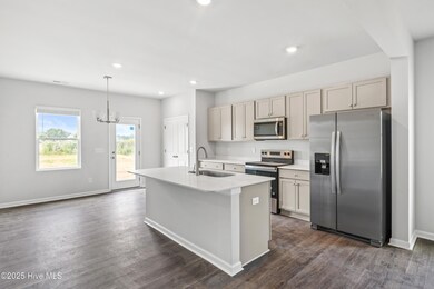 612 S Squires Run Ln, Richlands, NC 28574 - photo 5